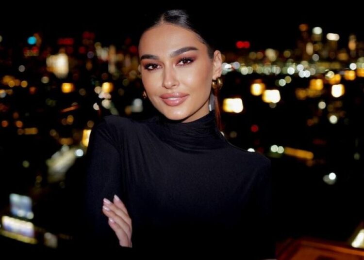 Adrola Dushi ka një falënderim të veçantë për babain: Më ka mësuar…