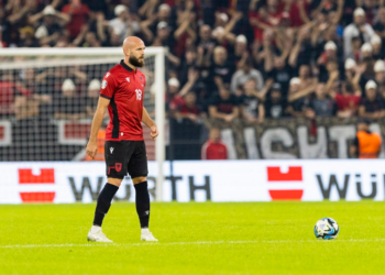 Sylvinho ndryshon listën, ja kush e zëvendëson Ajetin e dëmtuar