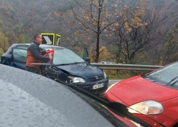 U nisën nga Gostivari për të festuar në Tiranë, aksidentohet autobusi me nxënës