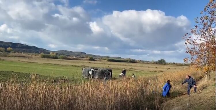 Humb kontrollin e mjetit dhe del nga rruga, katër të lënduar në Fier