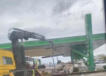 Aksident i trefishtë në Kosovë, një i vdekur dhe katër të plagosur