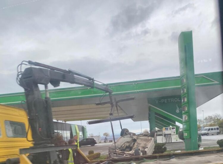 Aksident i trefishtë në Kosovë, një i vdekur dhe katër të plagosur