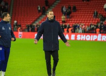 Fitoi titullin e fundit kampion, largim i papritur nga Tirana