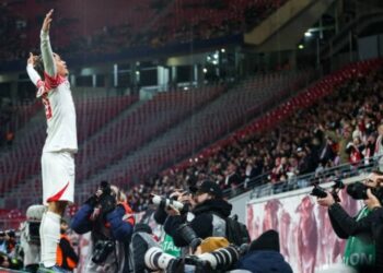 Leipzigu mposht Freiburg, parakalon në renditje Dortmundin