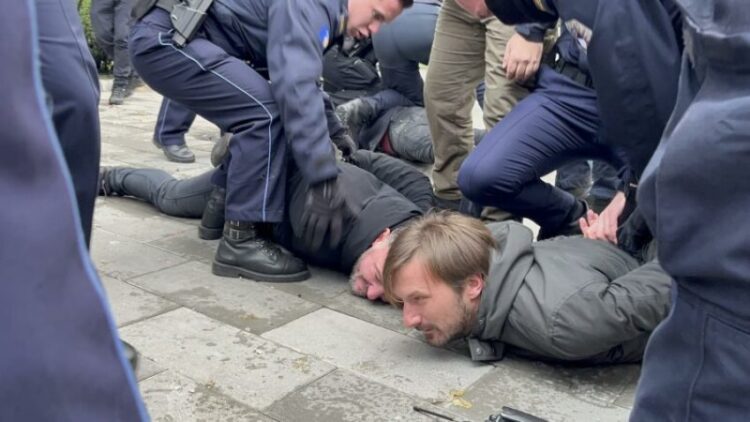 Protesta në Prishtinë, arrestohet lideri i PSD-së, Dardan Molliqaj