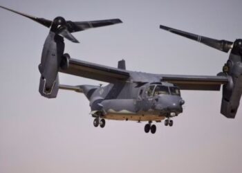 Avioni ushtarak amerikan rrëzohet në oqean, me 8 persona në bord