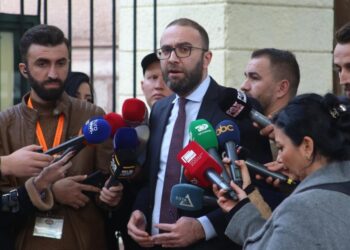 Bardhi ironizon Bashën: Nuk jam me mision që të kërkoj të humburit