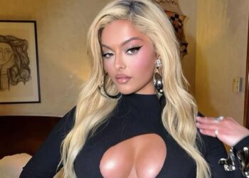Foto tunduese me bikini, Bebe Rexha ‘provokon’ fansat nga…