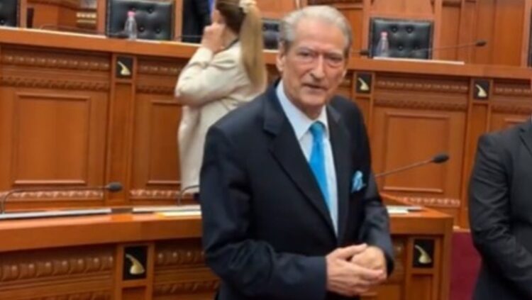 Berisha u drejtohet socialistëve: Ikni, ne do të vazhdojmë me grevë