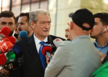 Nuk lejuan hyrjen e deputetëve, Berisha qorton Gardën: Gabim…