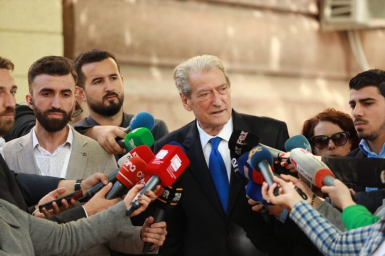 Nuk shkoi në SPAK, Berisha: S’kam njoftim zyrtar, po sillen si banditë