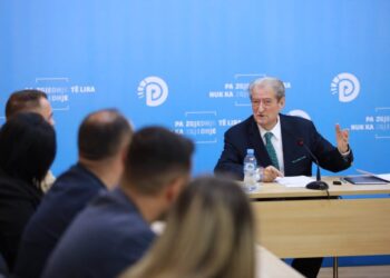 Berisha: Me SPAK-un merrem vetë, asnjë deputet i grupit mos përzihet