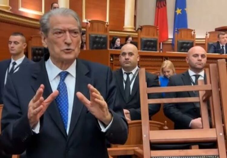 “Si e liroi Felaj, burrin nga banditët?”, Berisha paralajmëron Manjën: Të pret burgu…