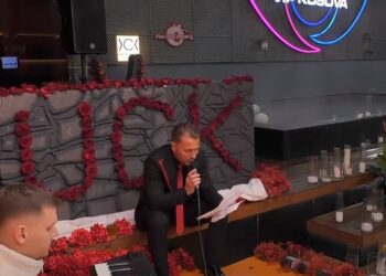 VIDEO/ Blero këndon këngën që e shkroi brenda shtëpisë së Big Brother