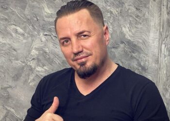 E pyesin pse nuk këndon “live” në koncerte, Blero nervozohet keq