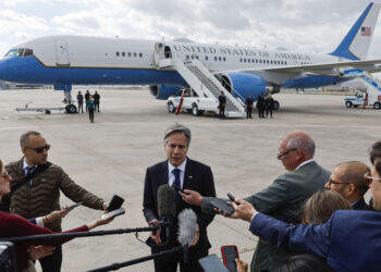 Blinken thekson udhëheqjen e SHBA-së në luftën Izrael-Hamas