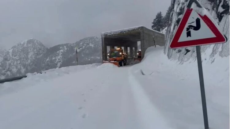 Nisin reshjet e dëborës, ARRSH u bën apel drejtuesve të mjeteve