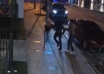 Reperja vret menaxherin në mes të rrugës: Ishte vetëmbrojtje…