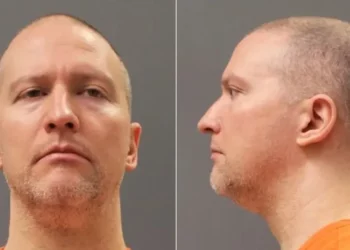 Goditet me thikë në burg, polici që u dënua për vrasjen e George Floyd