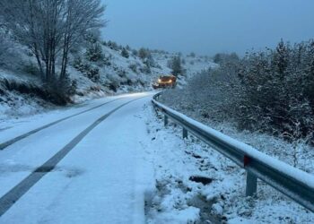 Ulen temperaturat, Dardha zbardhet nga dëbora