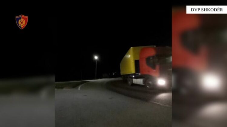 Tentuan të kalonin drogë në Malin e Zi, arrestohet 55 vjeçari