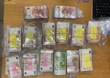 Kapen 139 mijë euro në Portin e Barit, destinacion kishin Shqipërinë