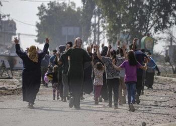 Mijëra palestinezë ikin në jug, Izraeli rrit ofensivën në Gaza