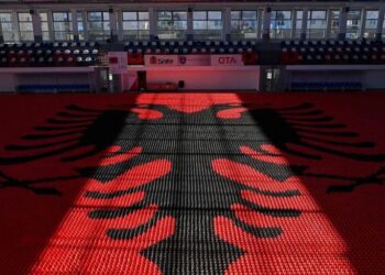 Artistja nga Kosova realizon mozaikun më të madh me flamurin kombëtar