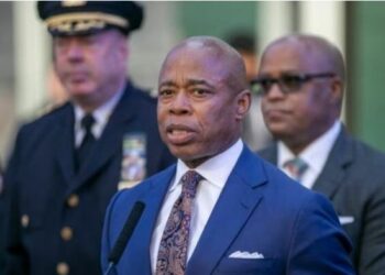 FBI sekuestron pajisje elektronike të kryebashkiakut të Nju Jorkut