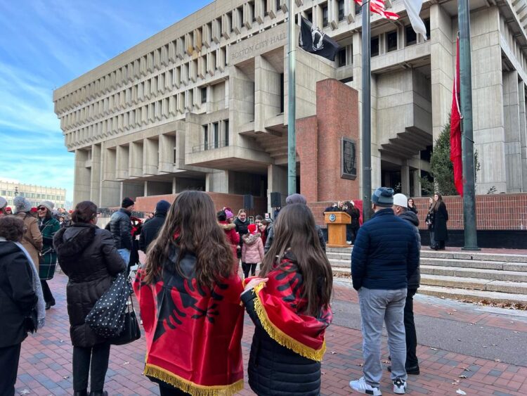Dita e Pavarësisë, shqiptarët në Boston e ndezin atmosferën