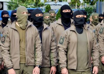 Njësiti elitar i Policisë së Kosovës proteston përpara qeverisë