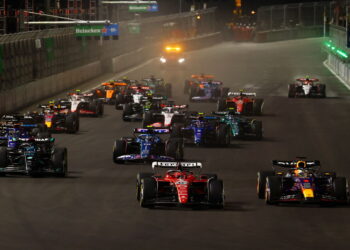 Formula1/ Leclerc lufton deri në fund, por ja kush triumfoi