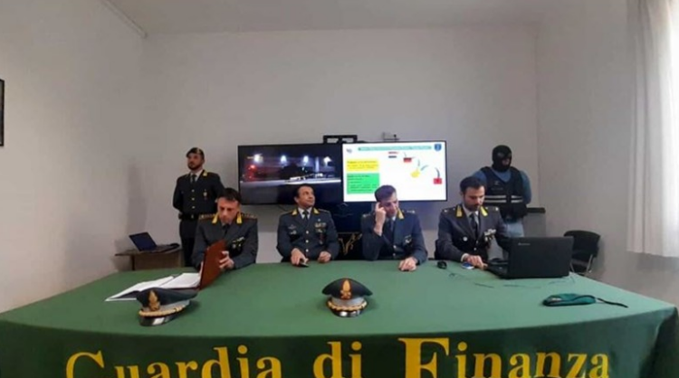 EMRAT/ Shkatërrohet banda shqiptare e drogës në Itali!