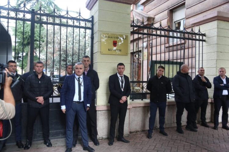 U pengua nga Garda/ Spaho: Po na detyrojnë të marrim hapa radikale