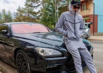 “Para, makina, vajza”/ Gazetari britanik: Shqiptarët jetë luksi kur..