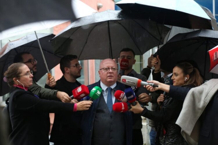 Shtyhet seanca për Berishën, avokati: Kërkuam përjashtimin e Irena Gjokës