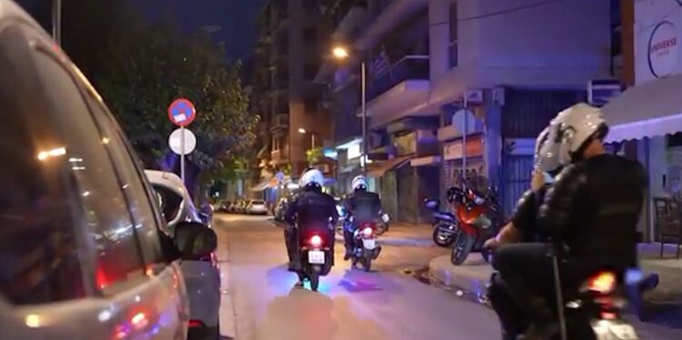 Shqiptari i dënuar përjetë në Greqi shpallet i pafajshëm