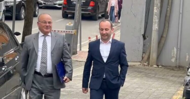 Lajmi i fundit/ Kryebashkiaku i Kuçovës shkon në SPAK