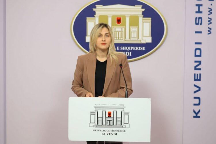 Projektbuxheti/ Zhupa: Investimet në arsim, 2 herë më të ulëta…