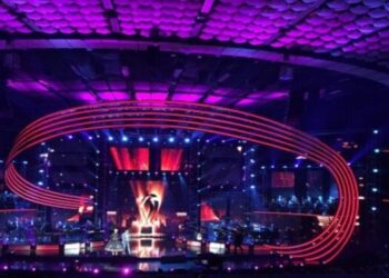 Festivalin e këngës në RTSH do e prezantojë një deputete (FOTO)