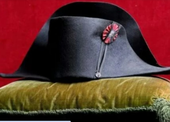 Në ankand kapelja 200-vjeçare e Napoleonit, shitet 800 mijë euro