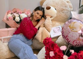 Fansat e kritikojnë se preu flokët në shtatzëni, ja si reagon Kiara