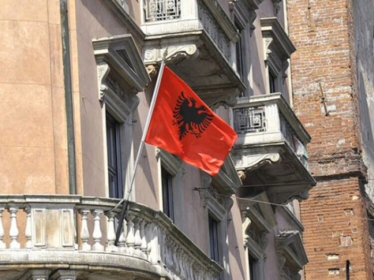 Konsullatat shqiptare jashtë do të japin shërbime si Gjendja Civile