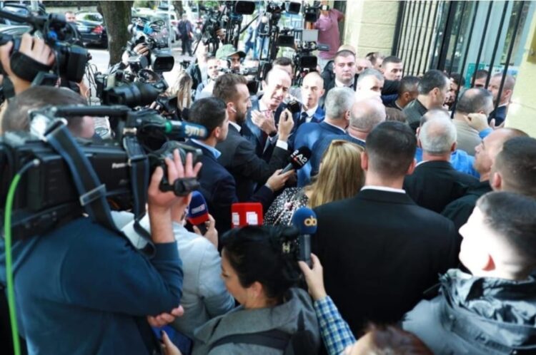 Meta: Institucioni i Kuvendit po sulmon pluralizmin politik