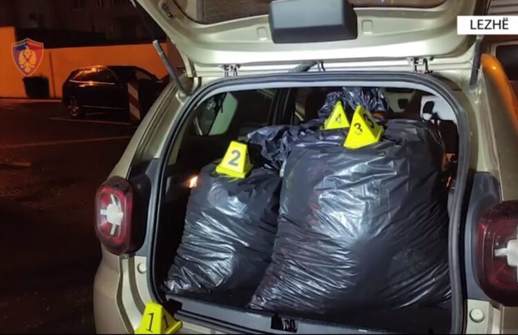 Kapen me 3 thasë kanabis, arrestohen tre persona në Lezhë