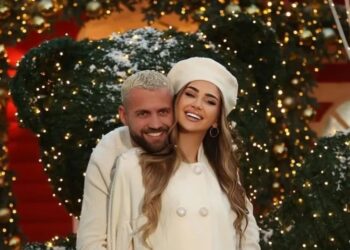 Në një atmosferë magjike, Luizi e Kiara zbulojnë videon e festave…