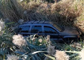 Përplasen dy fouristrada në Lushnje, njëra përfundon në kanal