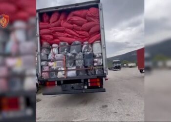 EMRAT/ Lejuan mallra kontrabandë, në kërkim dy doganierë të Kakavijë