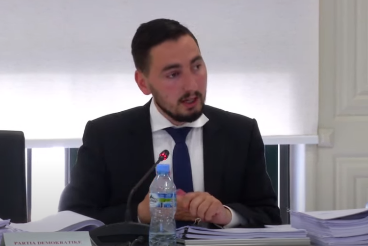 Logu: Basha po përpiqet të zvarrisë procesin për vulën e PD-së