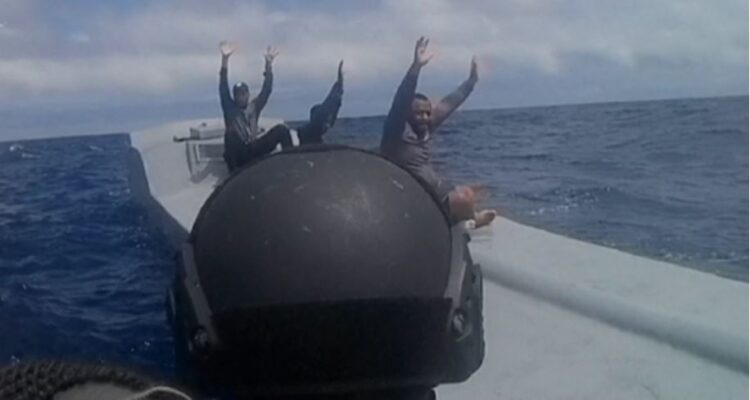 Ekuador, kapet një nëndetëse me pesë tonë drogë